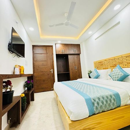 Hotel Ashram View Just 10 Minute Away Form Nizamuddin Railway Station New Delhi Exterior photo
