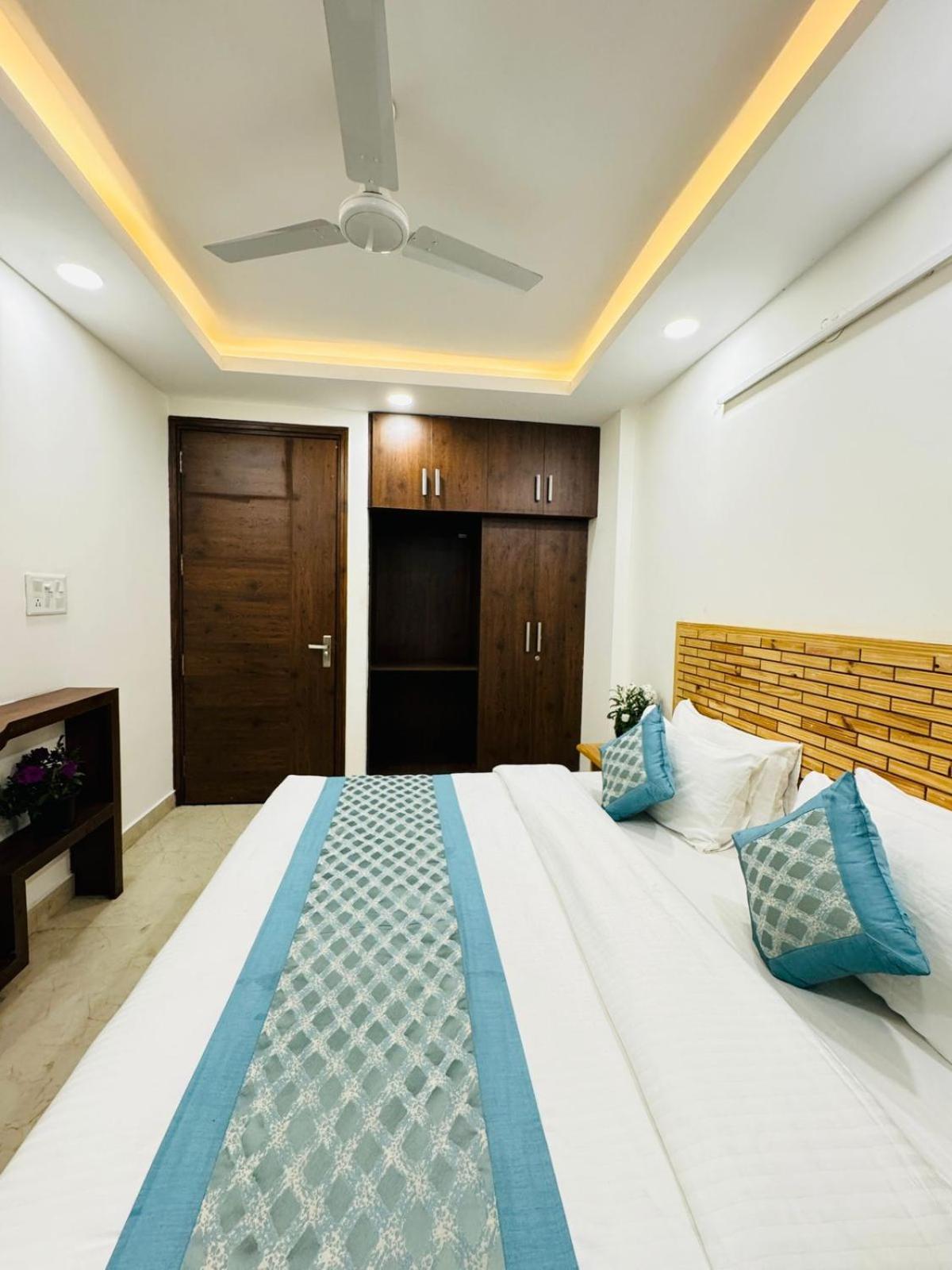 Hotel Ashram View Just 10 Minute Away Form Nizamuddin Railway Station New Delhi Exterior photo