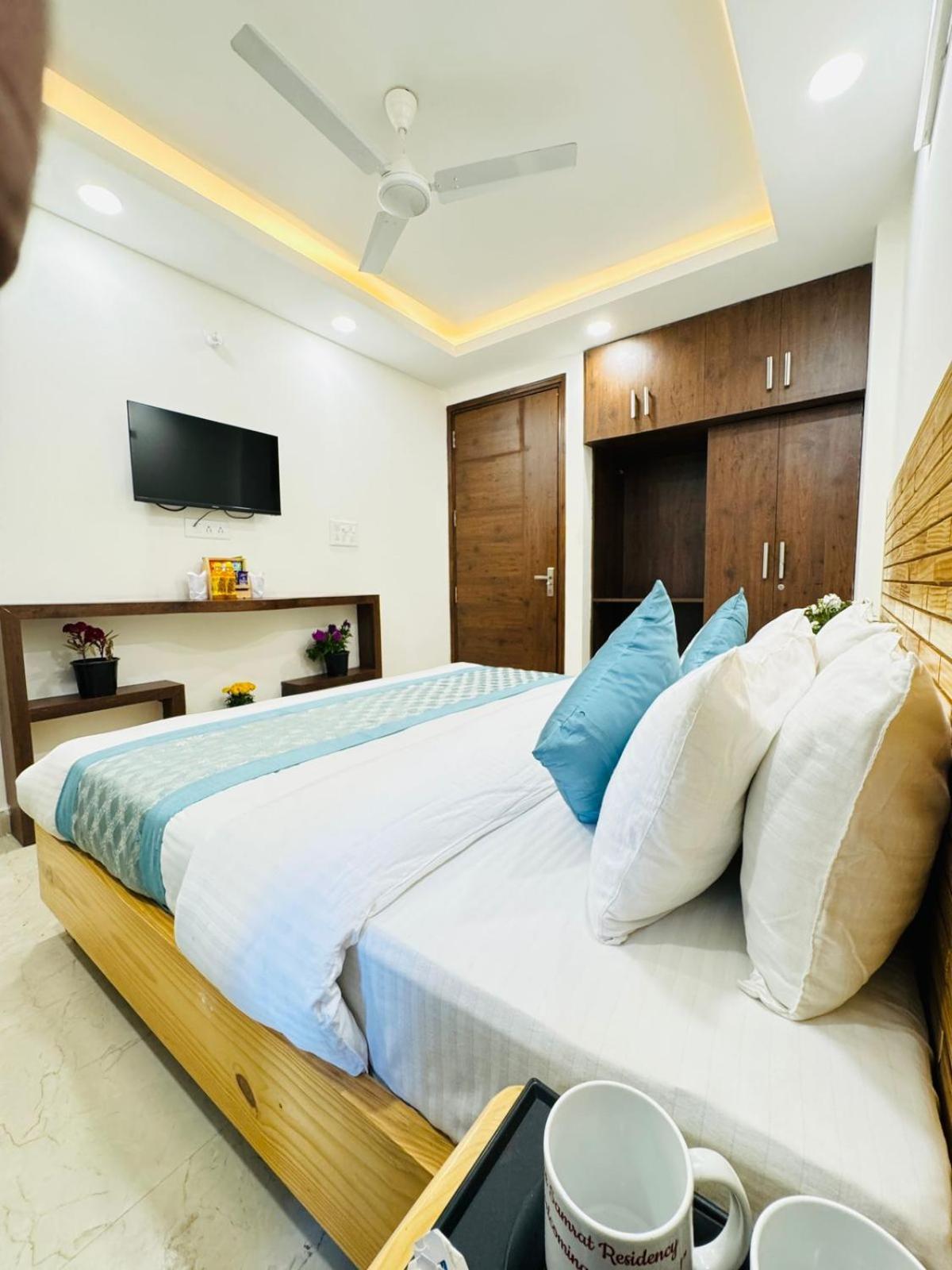 Hotel Ashram View Just 10 Minute Away Form Nizamuddin Railway Station New Delhi Exterior photo