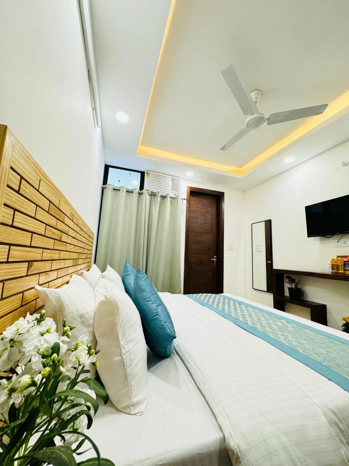 Hotel Ashram View Just 10 Minute Away Form Nizamuddin Railway Station New Delhi Exterior photo